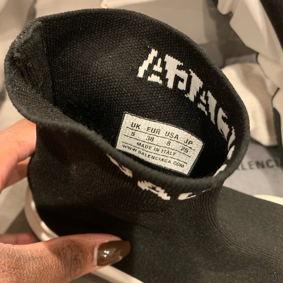 Balenciaga knit sneaker in black/white. Lightly worn. - Picture 14 of 15